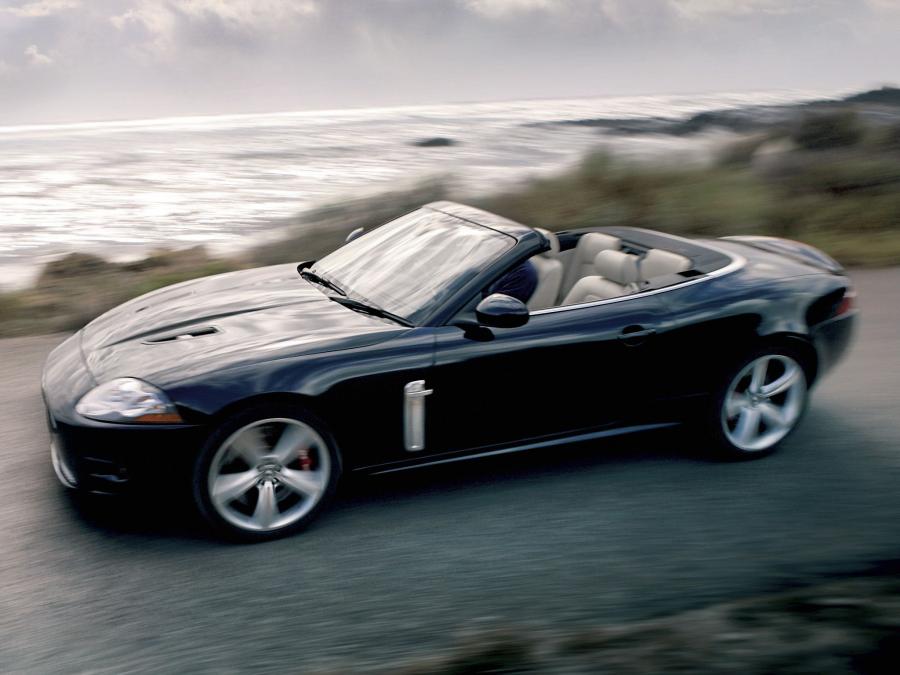  Jaguar XKR Portfolio Convertible 2007 года  (фото 4 из 26)